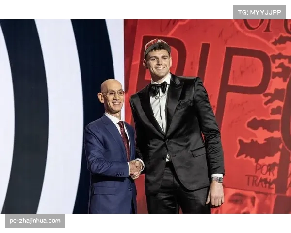 克林根首节轰9分8板强势统治内线 勇士三分雨掀逆转狂潮赢开拓者 克林根首节轰9分8板强势统治内线 勇士三分雨掀逆转狂潮赢开拓者