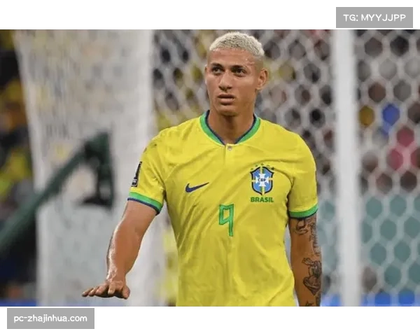 理查利松补时准绝杀后脱衣庆祝,染黄险成比赛转折点 理查利松补时准绝杀后脱衣庆祝,染黄险成比赛转折点